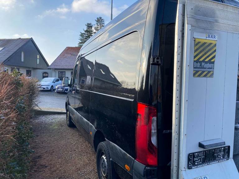 Mercedes Sprinter 319 3,0 CDi A2 Kassevogn aut. RWD