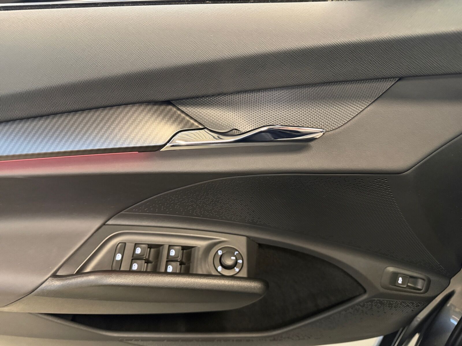 Grå Skoda Enyaq fra 2022