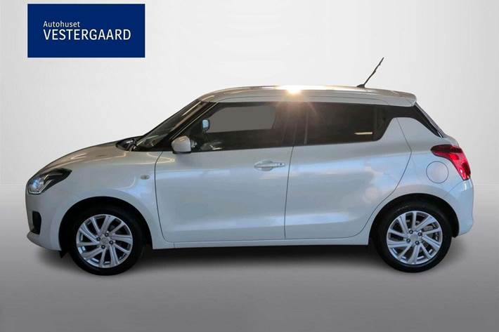 Beige Suzuki Swift fra 2021