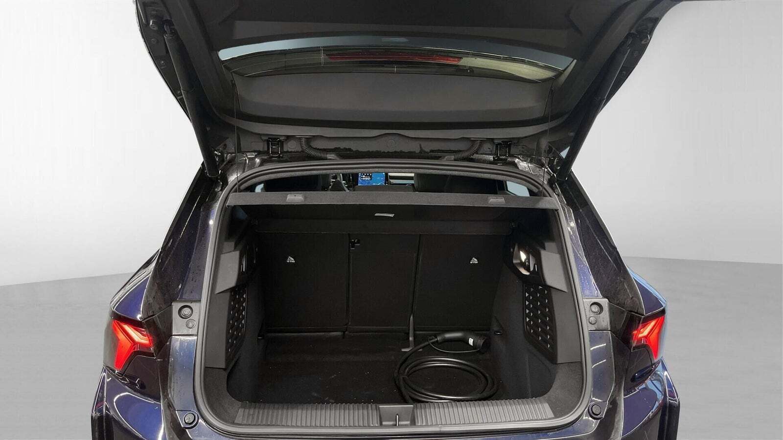 Blå Renault Scenic E-Tech fra 2024