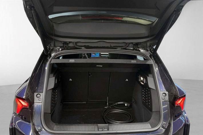 Blå Renault Scenic E-Tech fra 2024