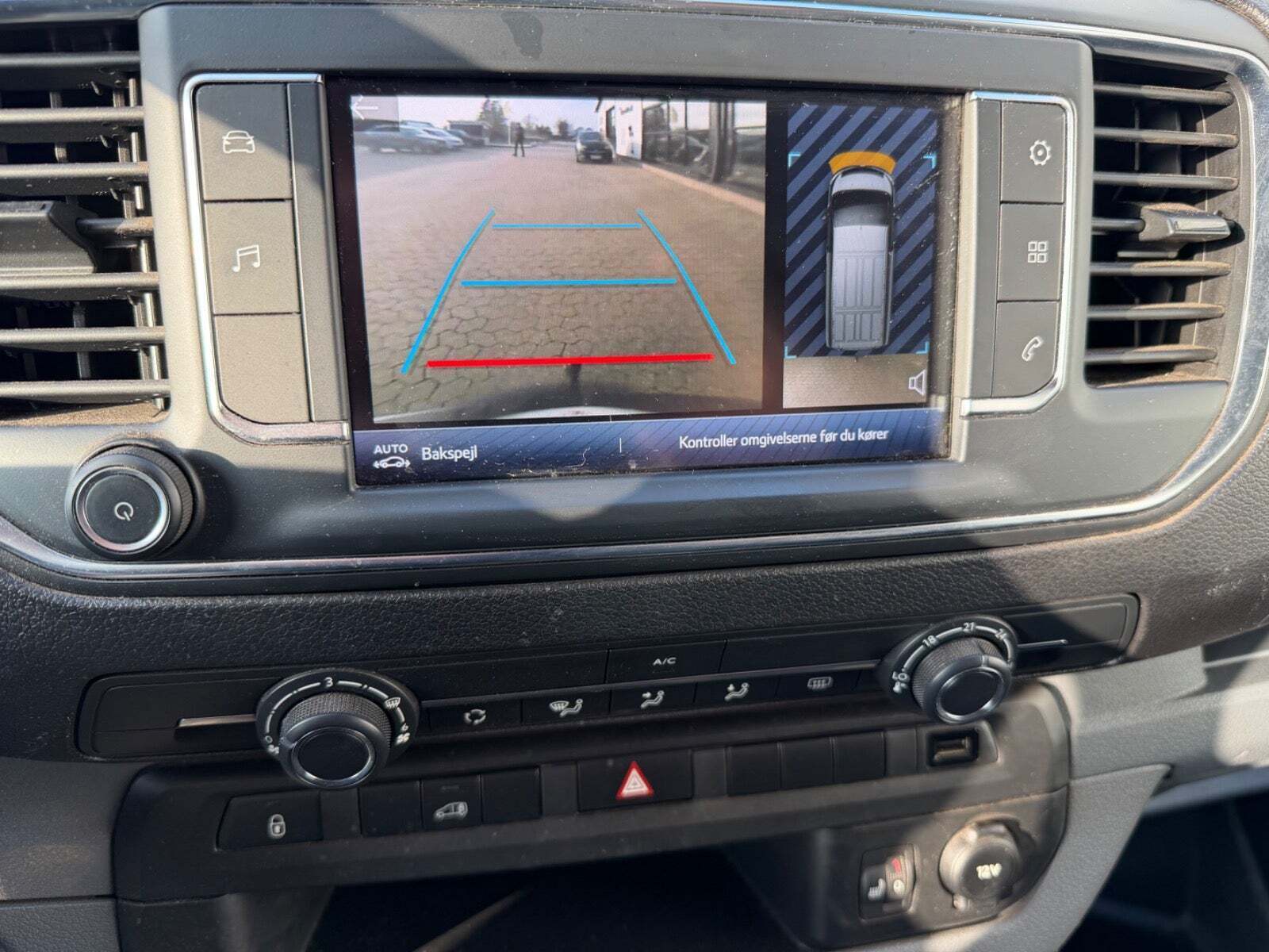 Hvid Toyota ProAce fra 2020