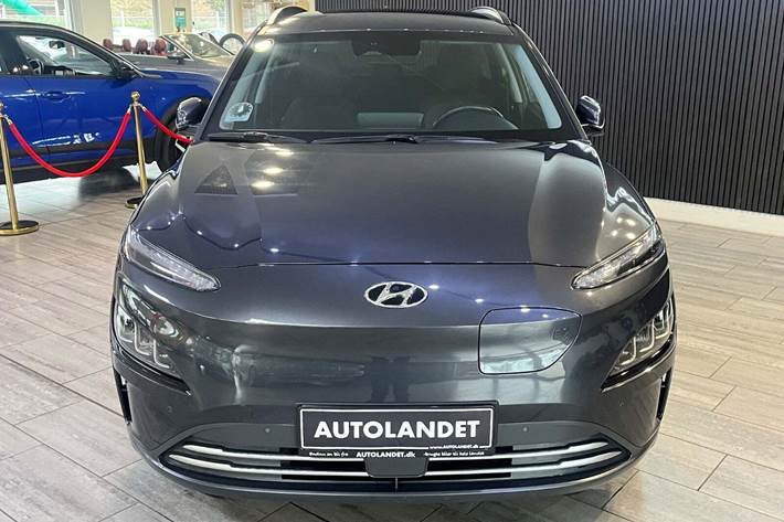 Grå Hyundai Kona fra 2021