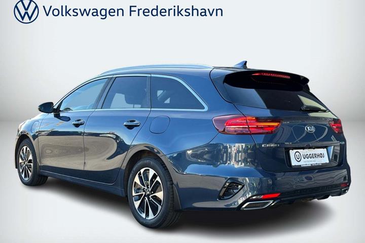 Blå Kia Ceed fra 2020