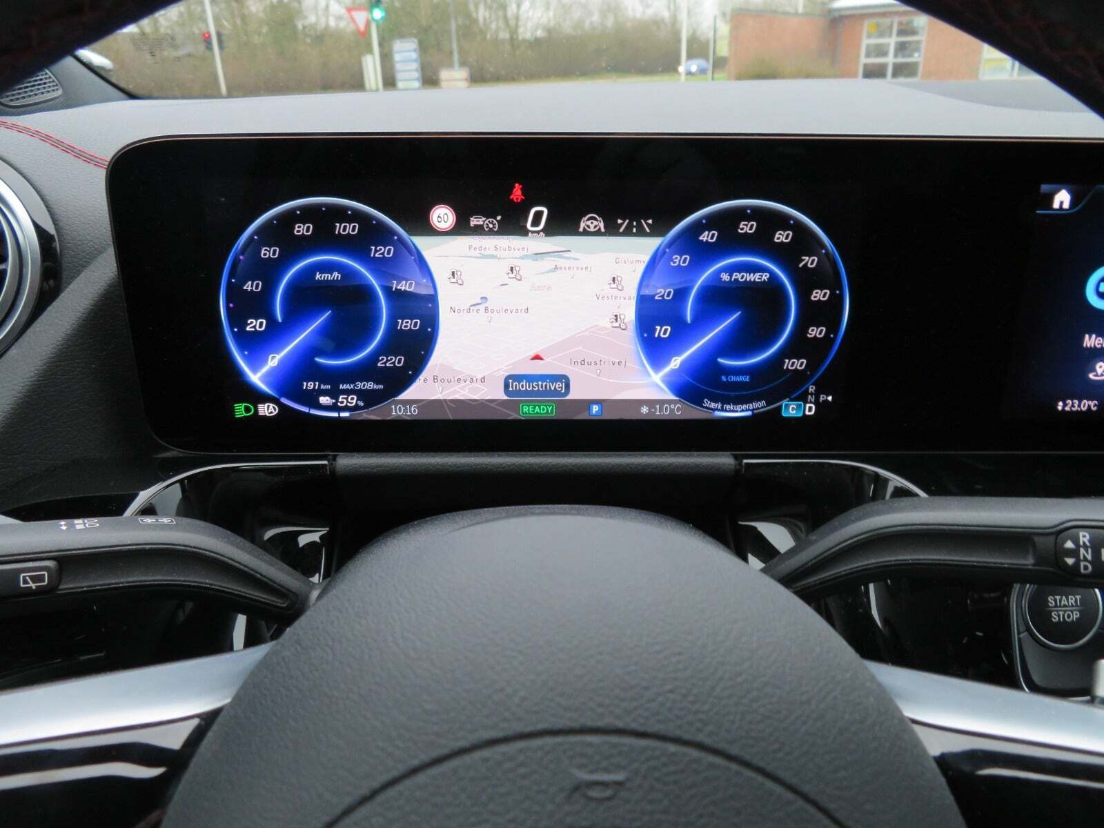 Sort Mercedes EQA250+ fra 2024