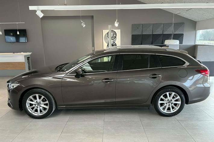 Brun Mazda 6 fra 2015