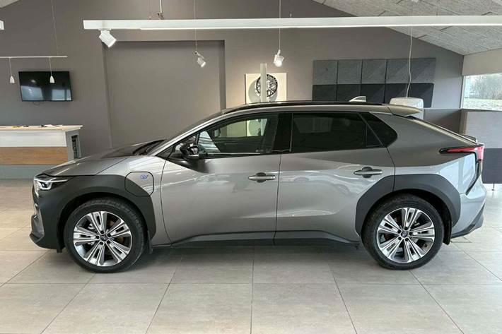 Grå Subaru Solterra fra 2025