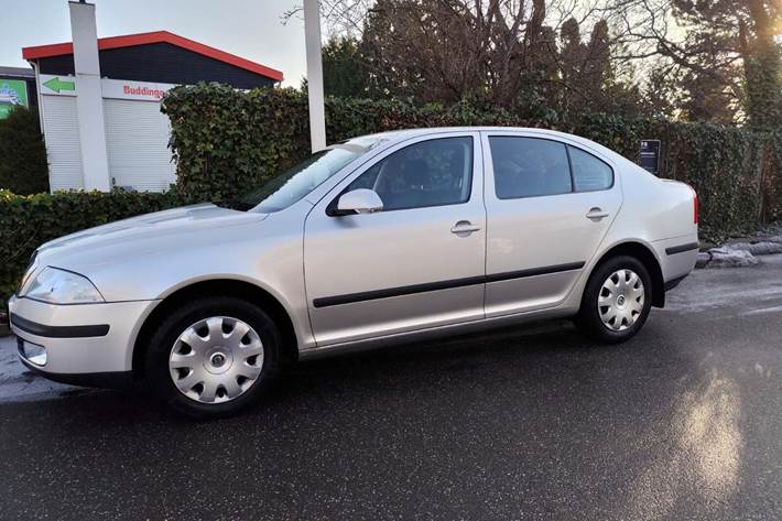 Sølv Skoda Octavia fra 2005