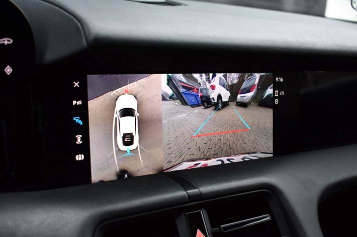 Sølv Porsche Taycan 4S fra 2021