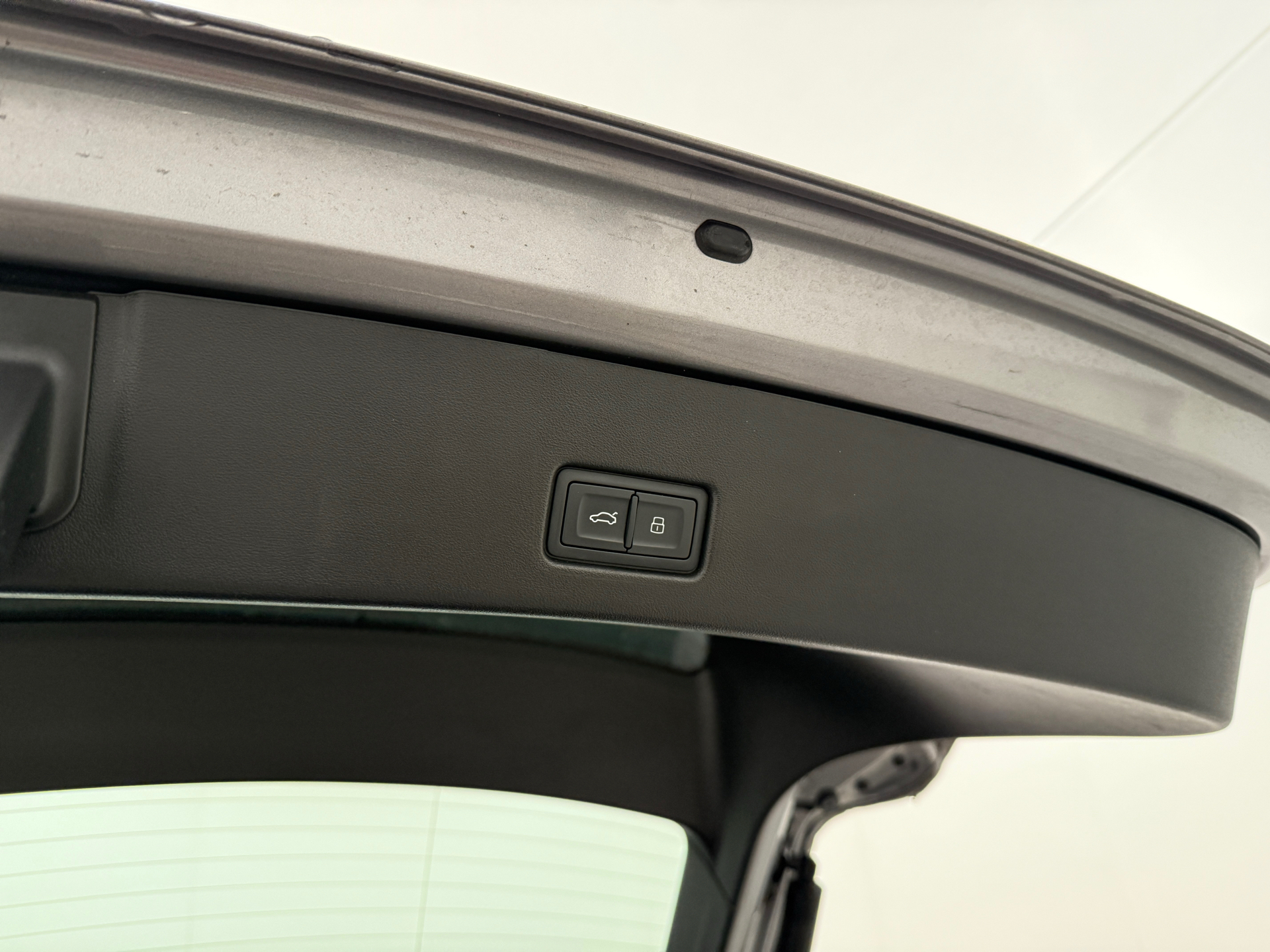 Grå Audi Q4 fra 2022