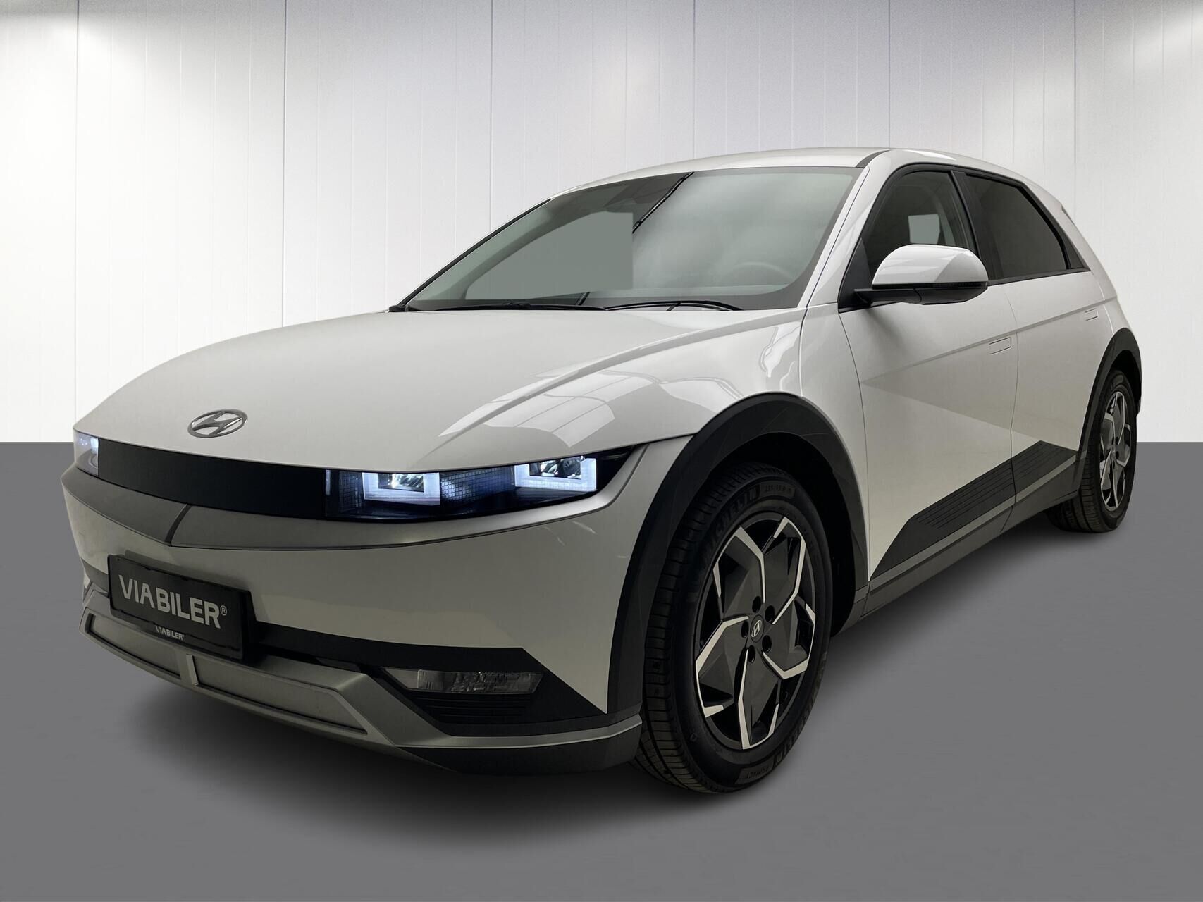 Hyundai Ioniq 5 Electric 77,4 kWh Essential 229HK 5d Aut.