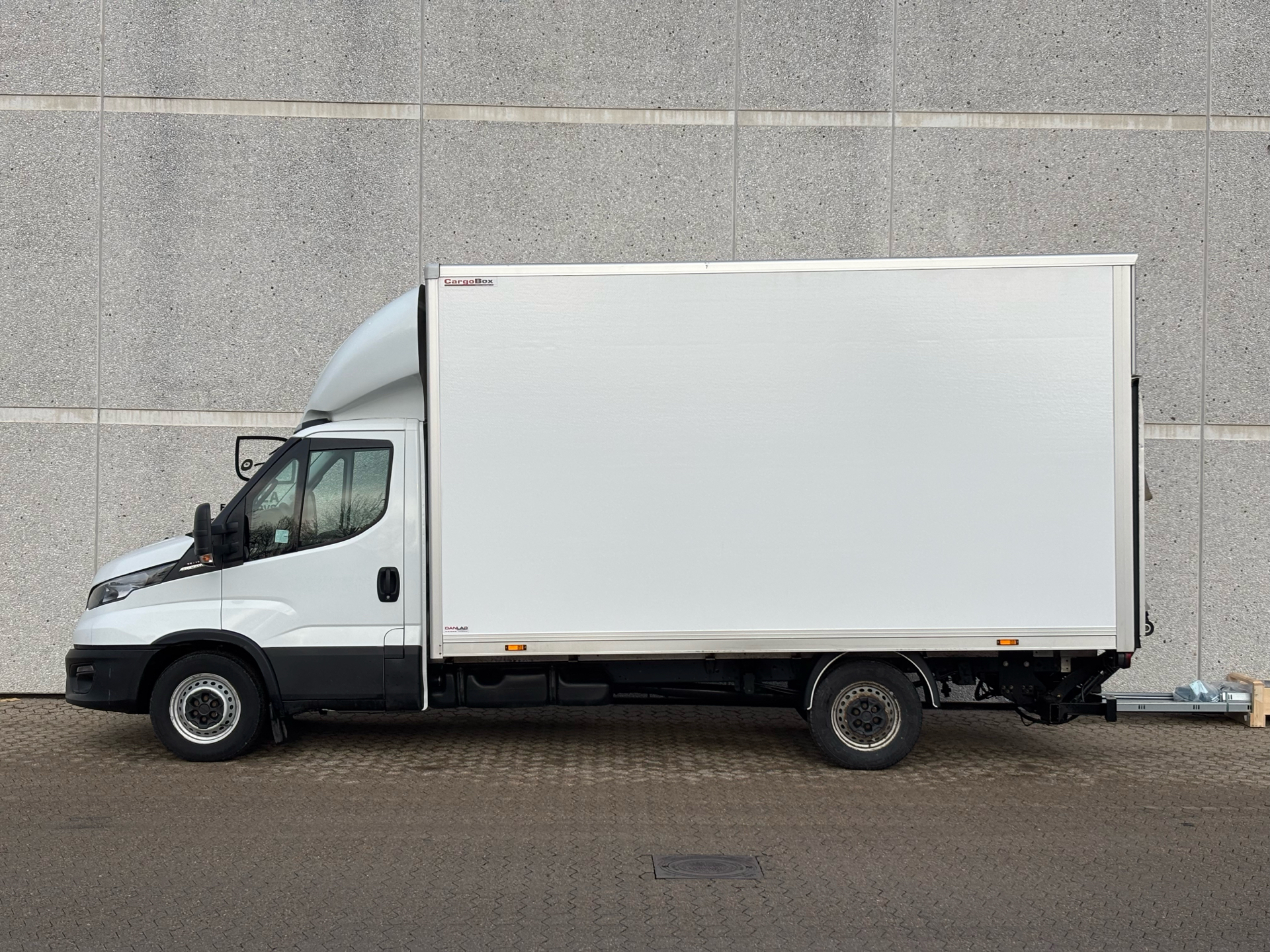 Hvid Iveco Daily fra 2023