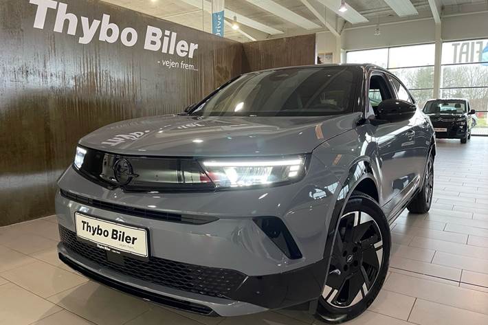 Grå Opel Mokka-e fra 2024