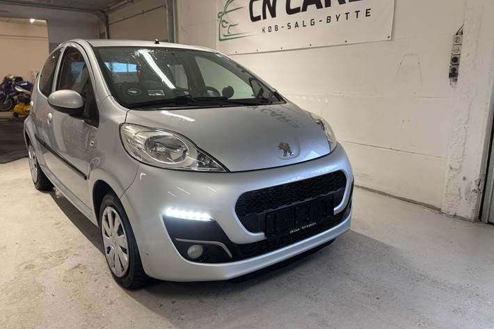 Sølv Peugeot 107 fra 2013