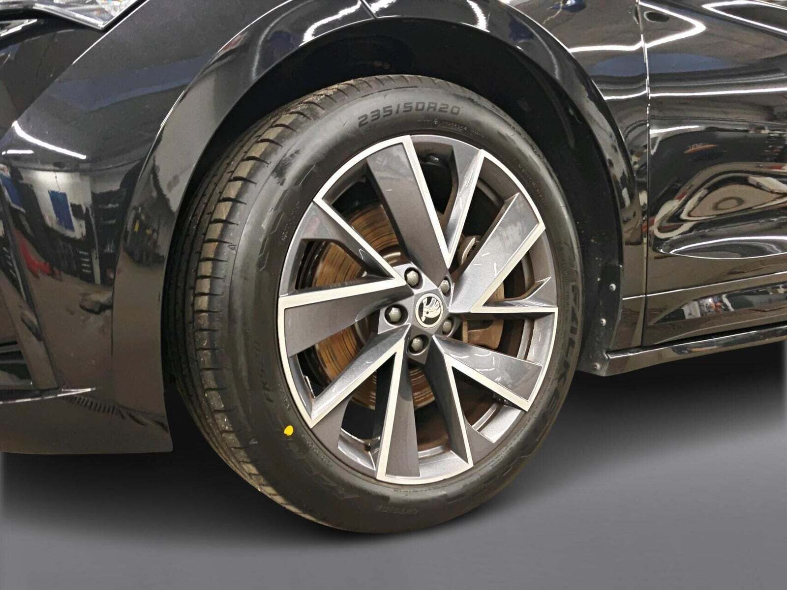 Sort Skoda Enyaq fra 2022