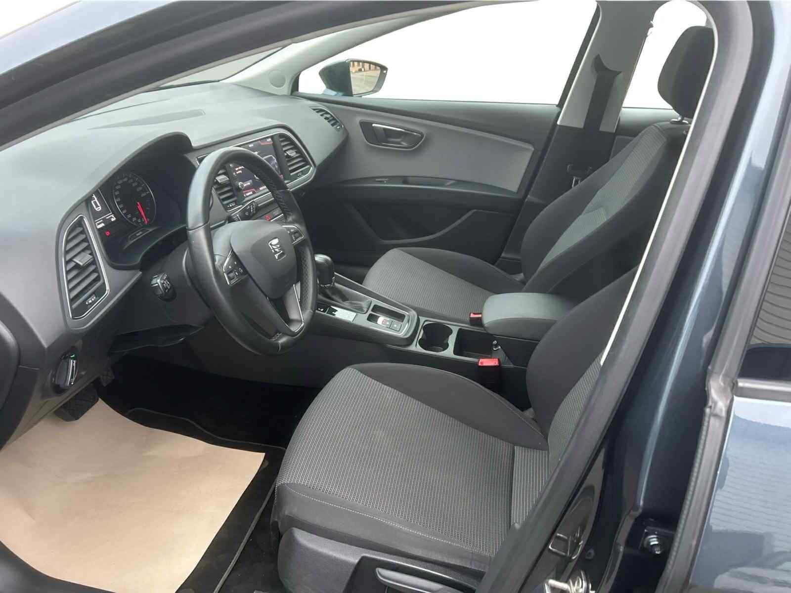 Blå Seat Leon fra 2019