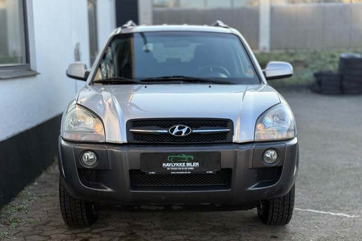 Sølv Hyundai Tucson fra 2006