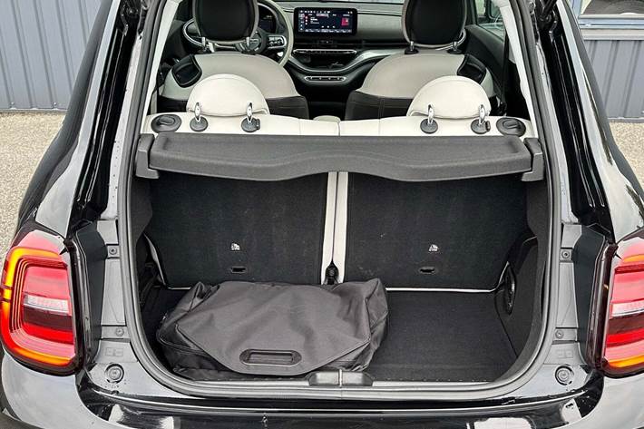 Sort Fiat 500e fra 2023