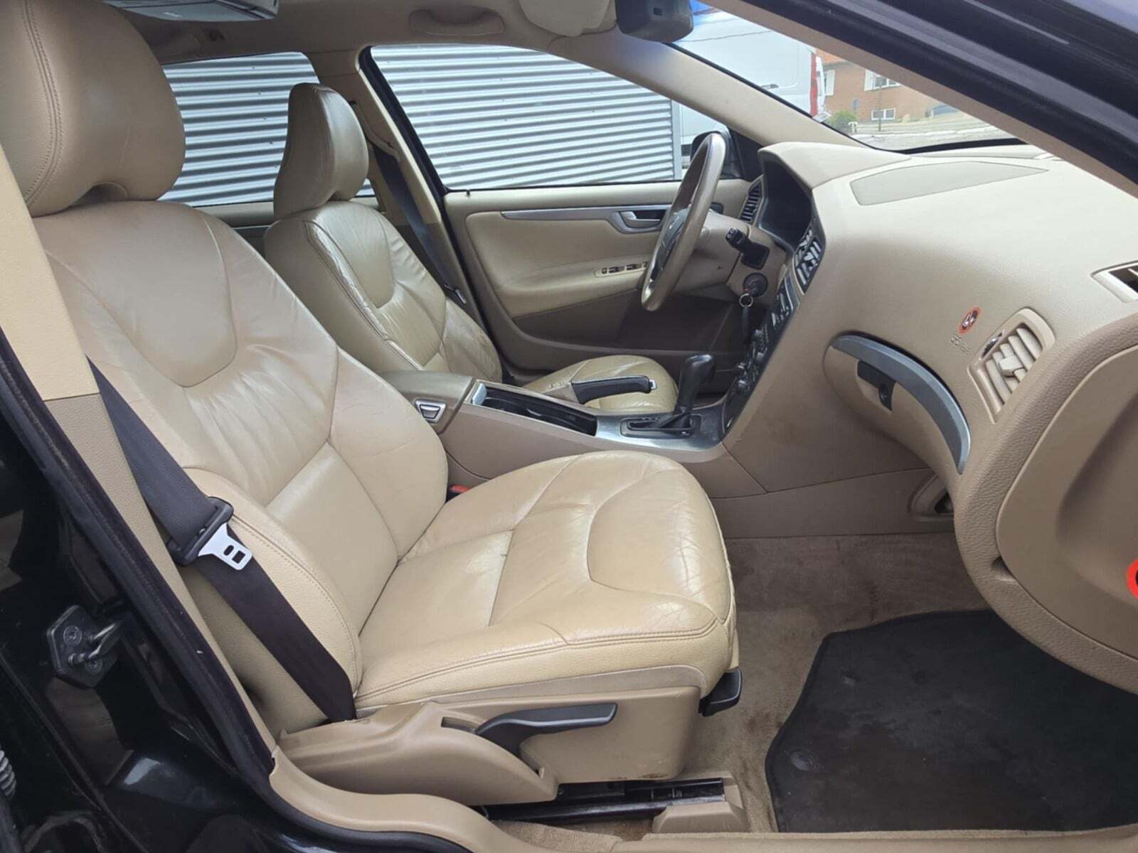 Volvo V70 2,4 170 Momentum aut.