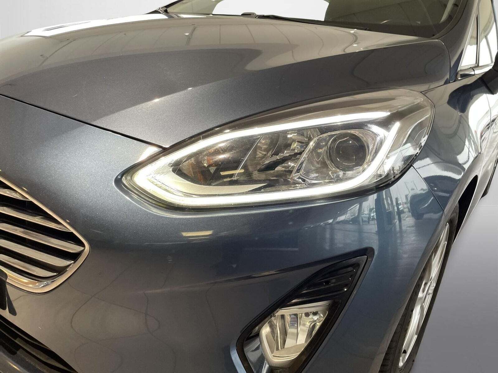 Blå Ford Fiesta fra 2020