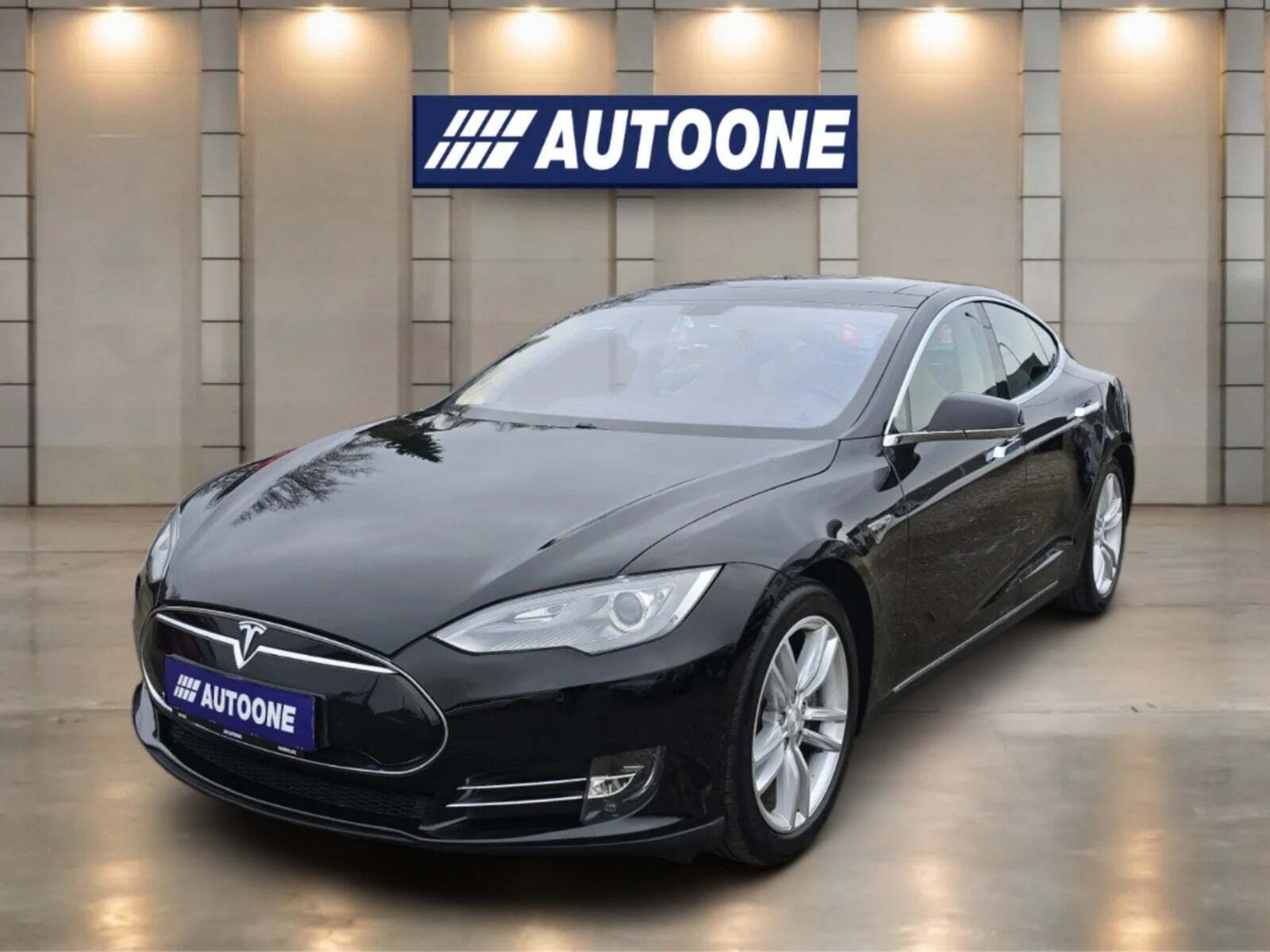 Tesla Model S 85