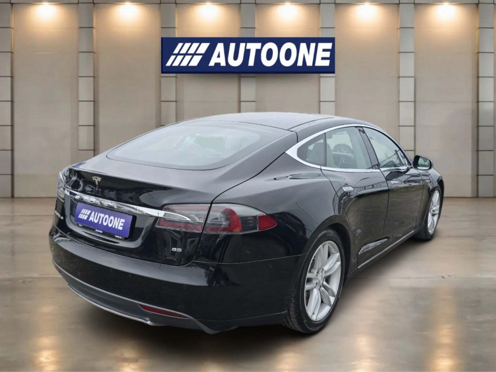 Tesla Model S 85