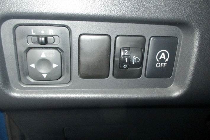 Blå Mitsubishi Space Star fra 2015