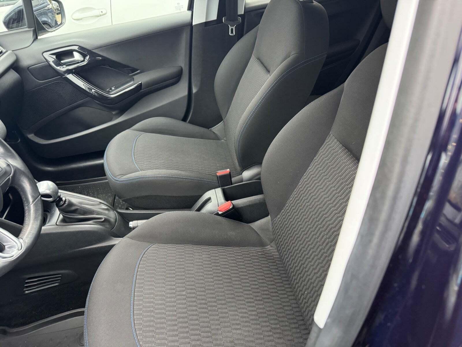 undefined Peugeot 208 fra 2019