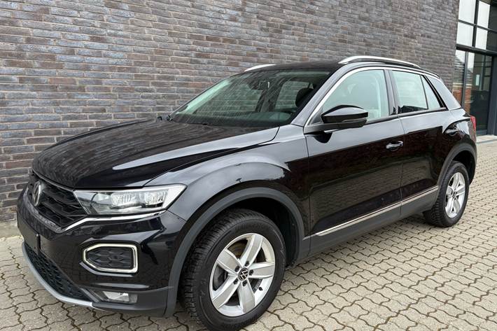 Sort VW T-Roc fra 2020 set udefra