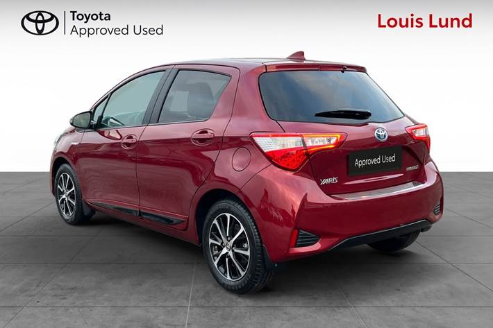 Rød Toyota Yaris fra 2020