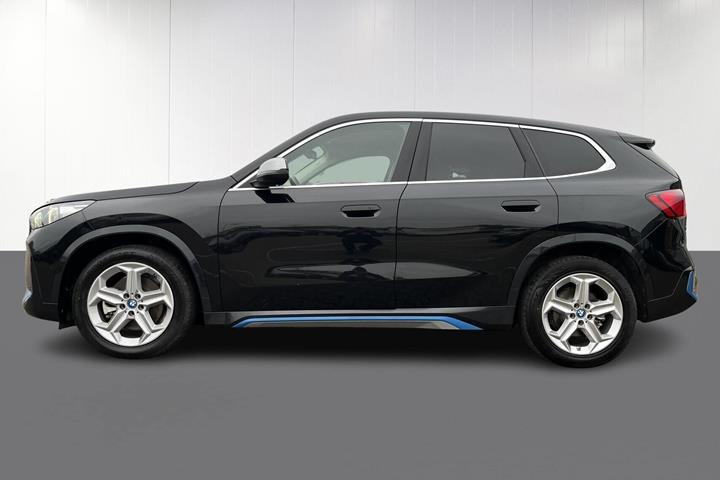 Sort BMW iX1 fra 2023