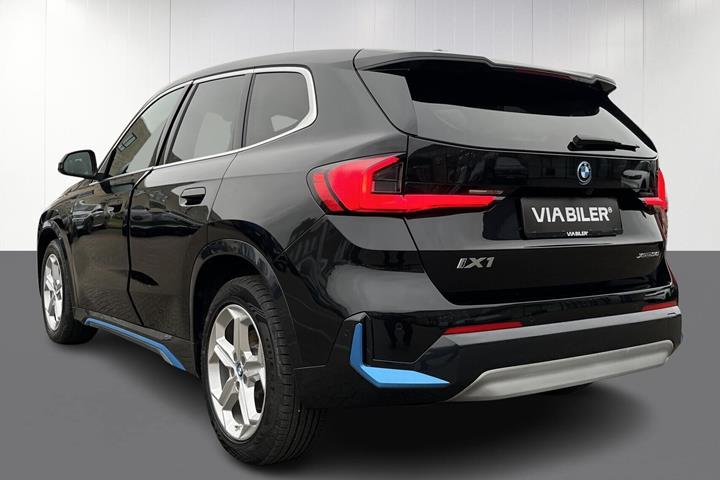 Sort BMW iX1 fra 2023