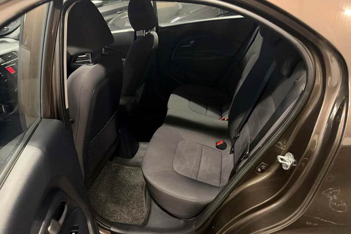 Brun Kia Rio fra 2013