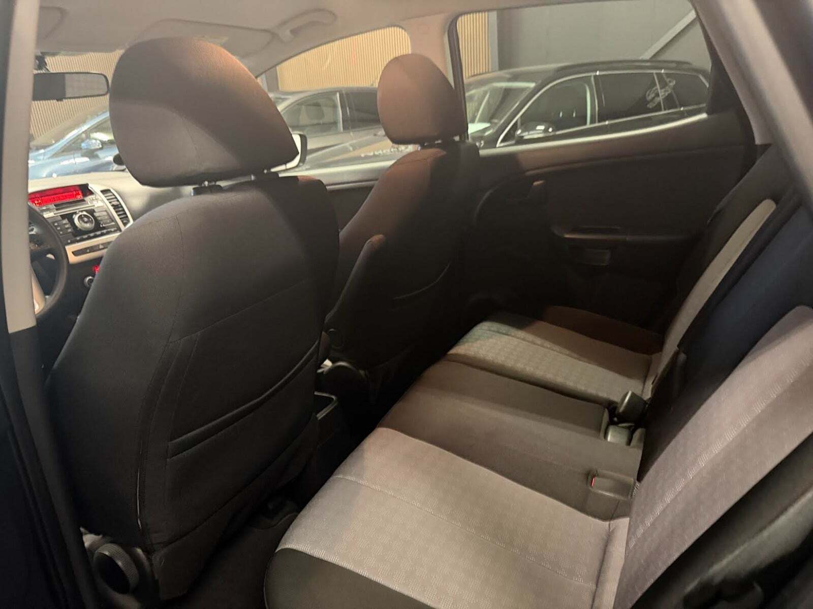 Grå Kia Venga fra 2016