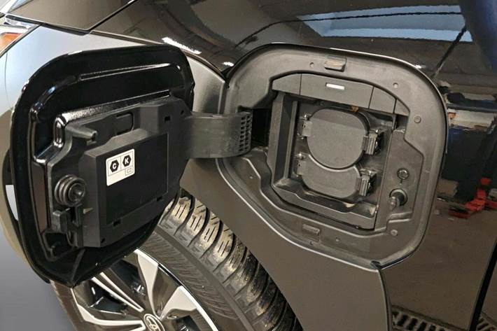 Sort Toyota BZ4X fra 2023