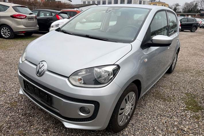 Sølv VW UP! fra 2014 set udefra