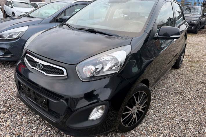 Sort Kia Picanto fra 2011 set udefra