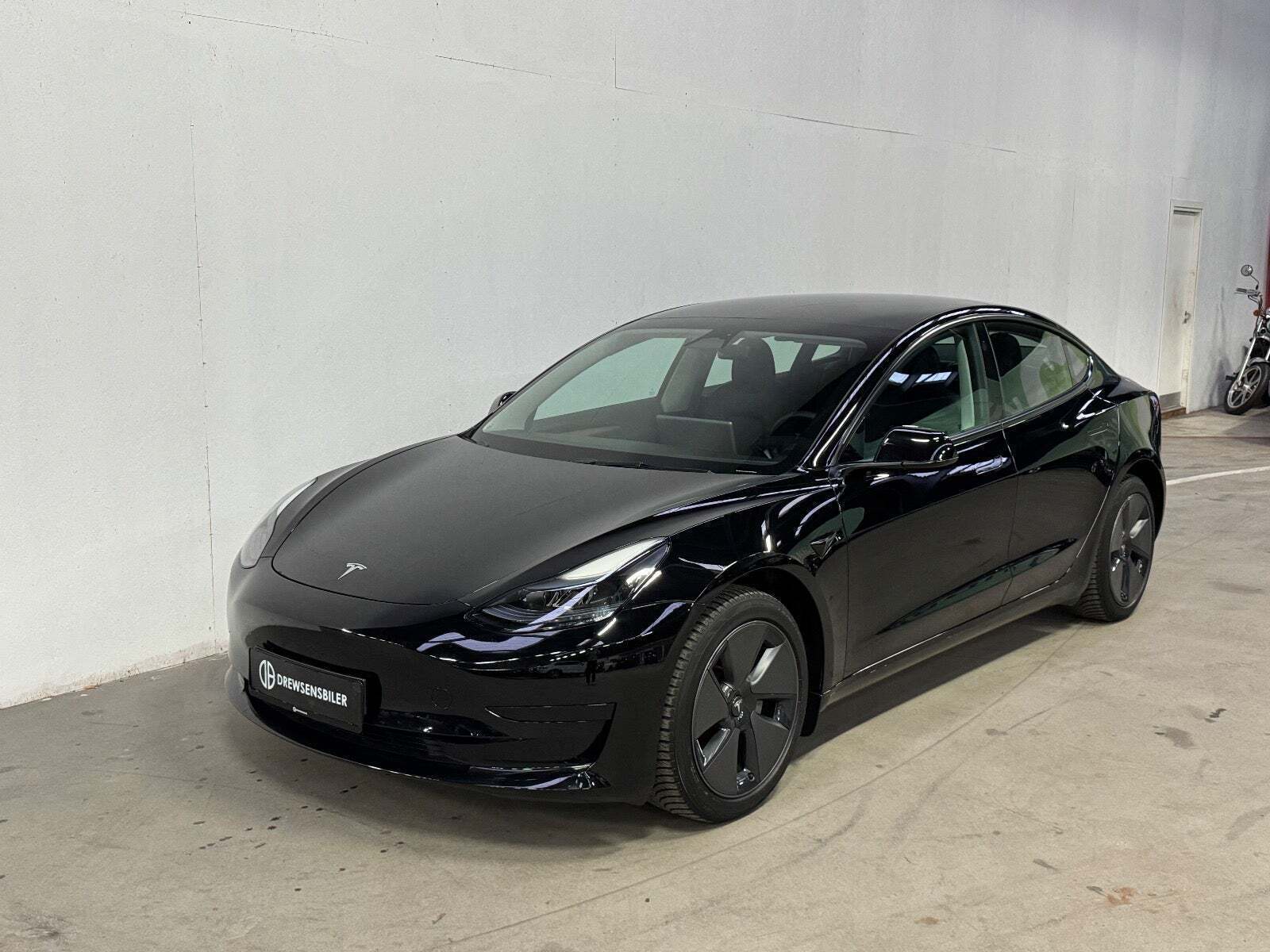 Tesla Model 3 RWD