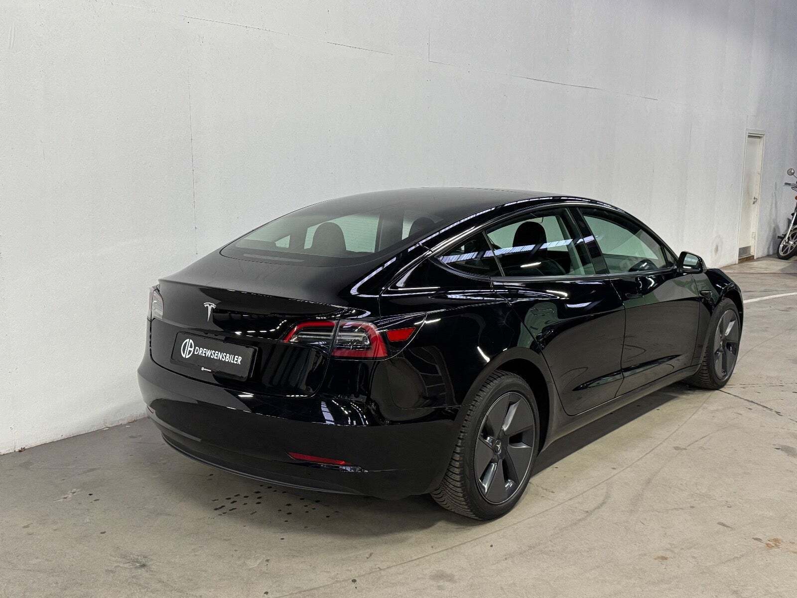 Tesla Model 3 RWD