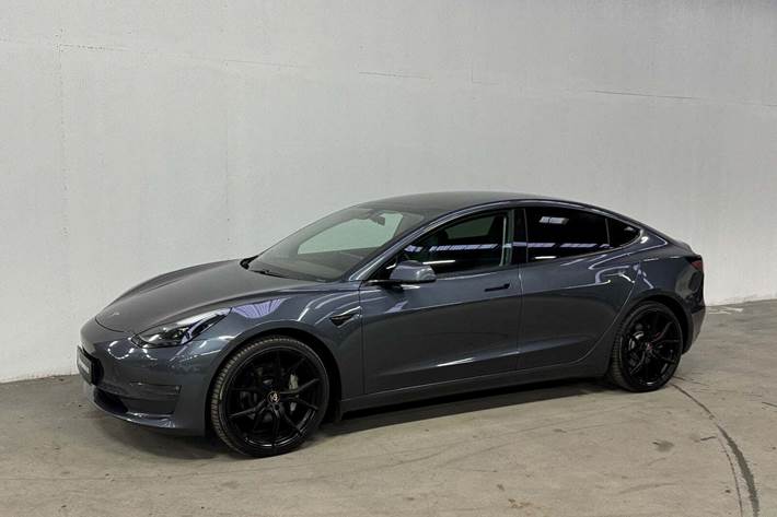 undefined Tesla Model 3 fra 2021 set udefra