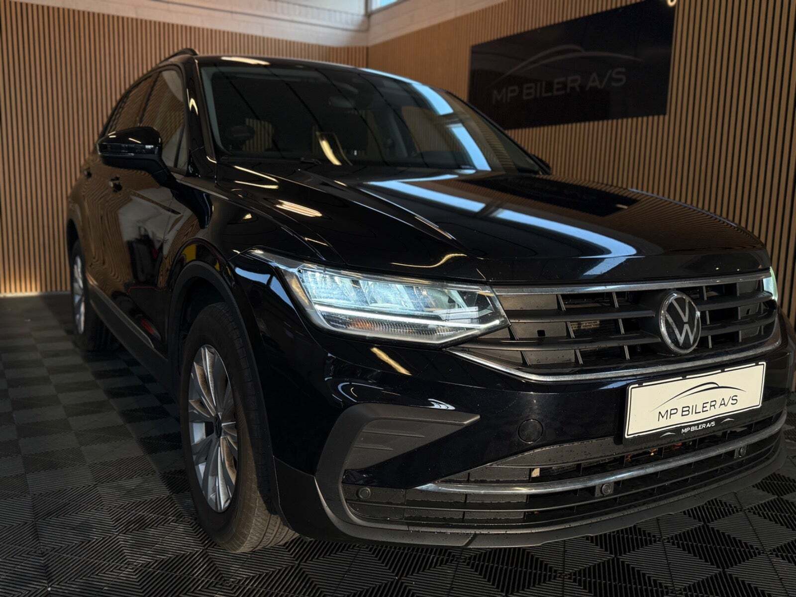 Sort VW Tiguan fra 2021