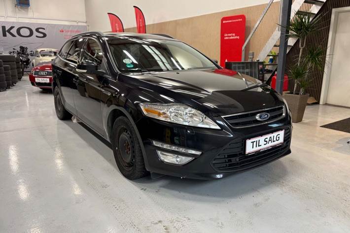 Sort Ford Mondeo fra 2012