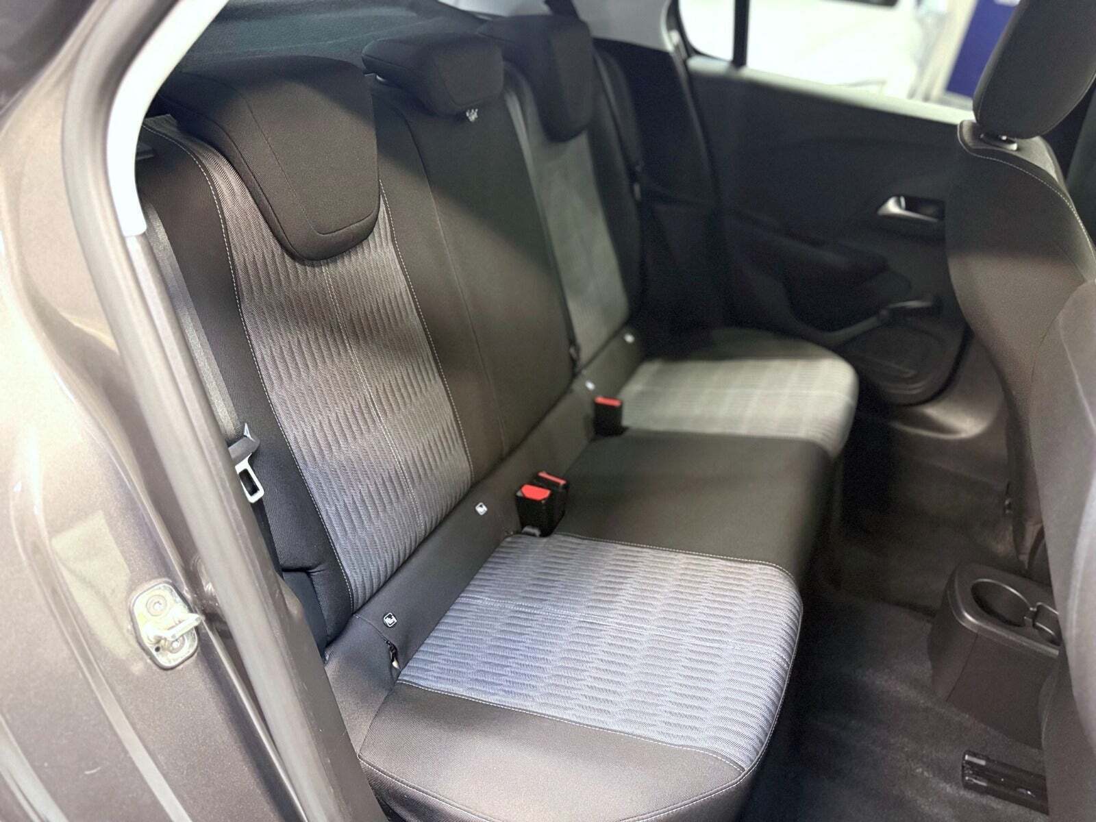 Grå Opel Corsa fra 2020