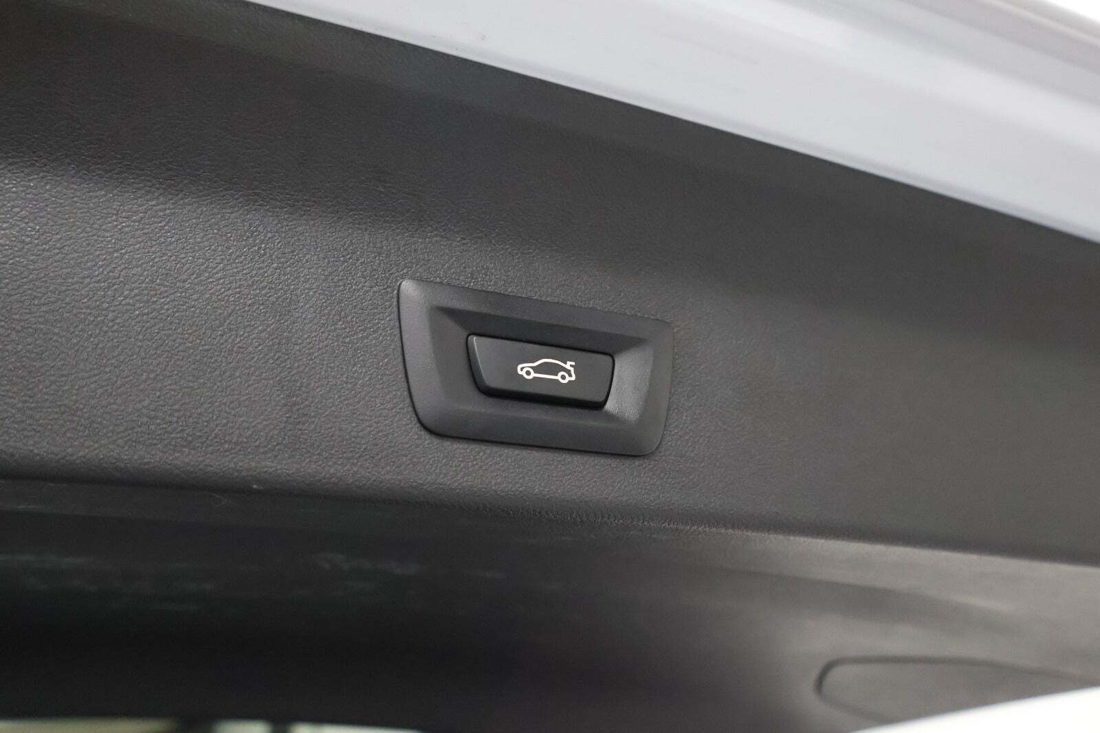 Hvid BMW iX3 fra 2021