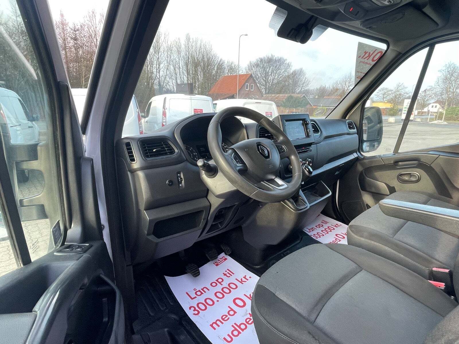 Renault Master IV T33 2,3 dCi 150 L2H2 Kassevogn