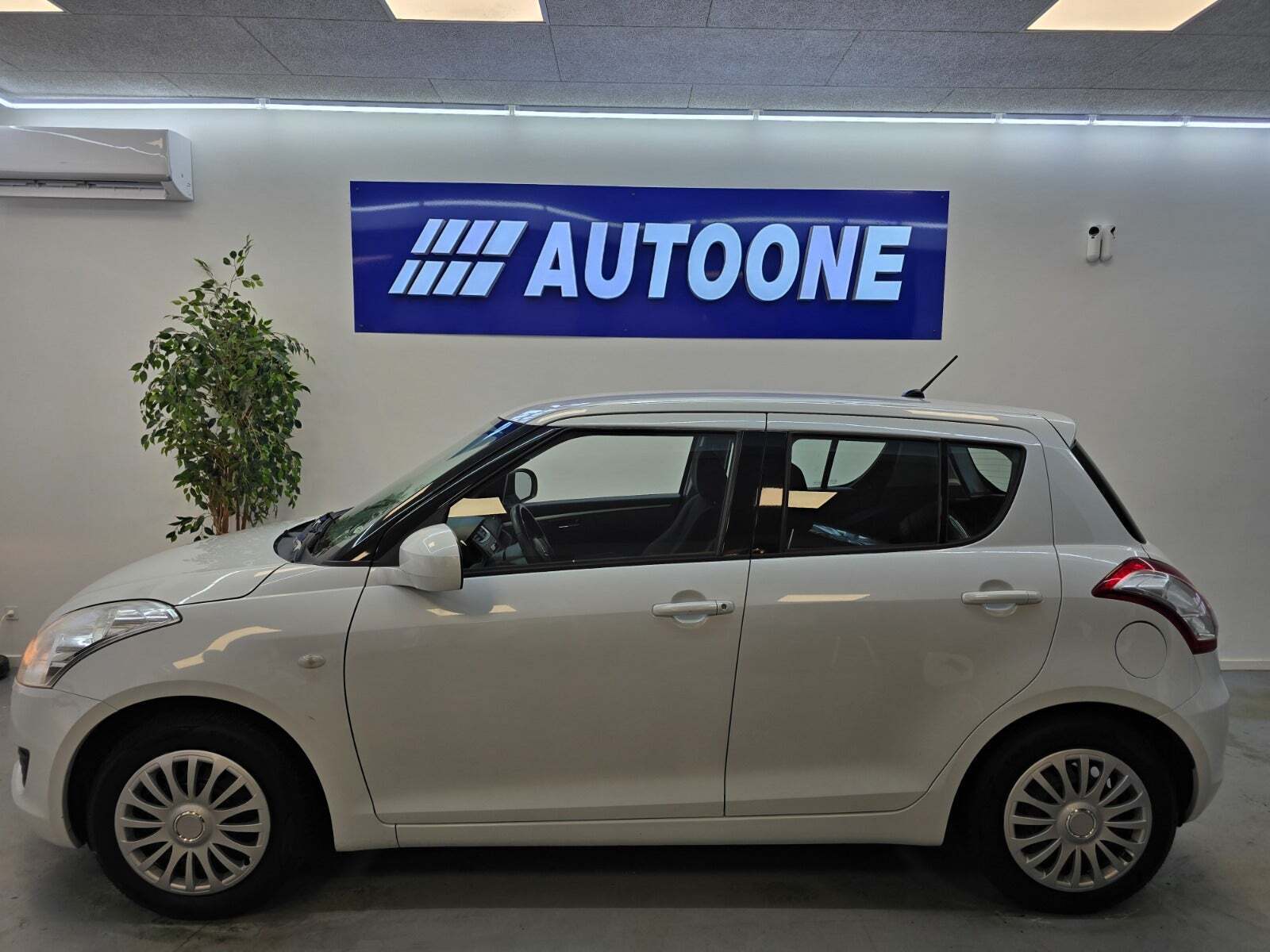 Hvid Suzuki Swift fra 2012