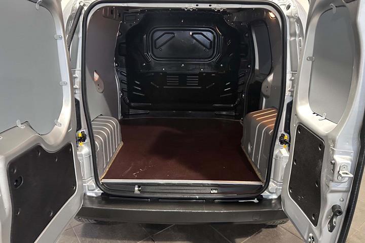 Sølv Fiat Fiorino fra 2022