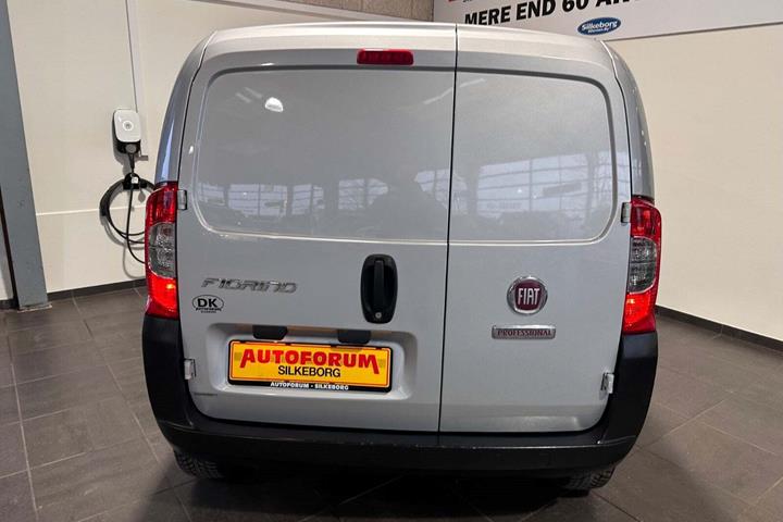 Sølv Fiat Fiorino fra 2022