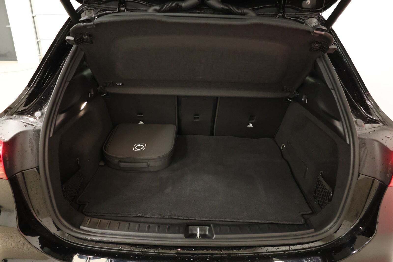 Sort Mercedes EQA250+ fra 2024