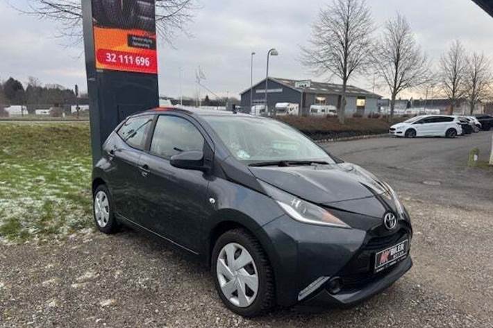 undefined Toyota Aygo fra 2014 set udefra